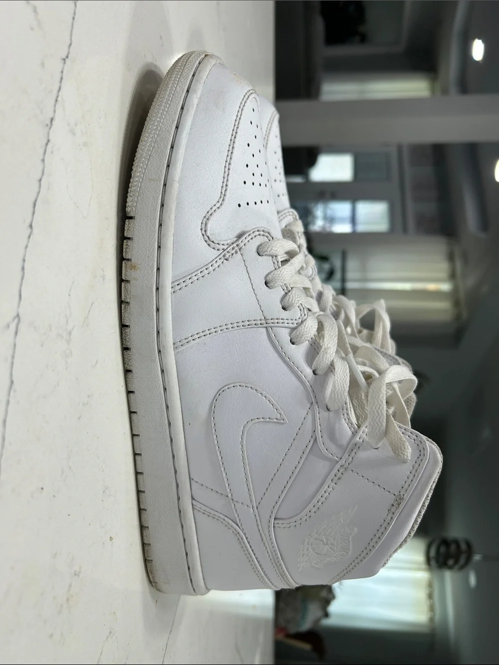 Jordan 1 White mid -Top Sneakers